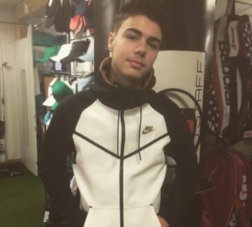 Veste Nike Sport – Parfaite pour Tennis & Fitness
