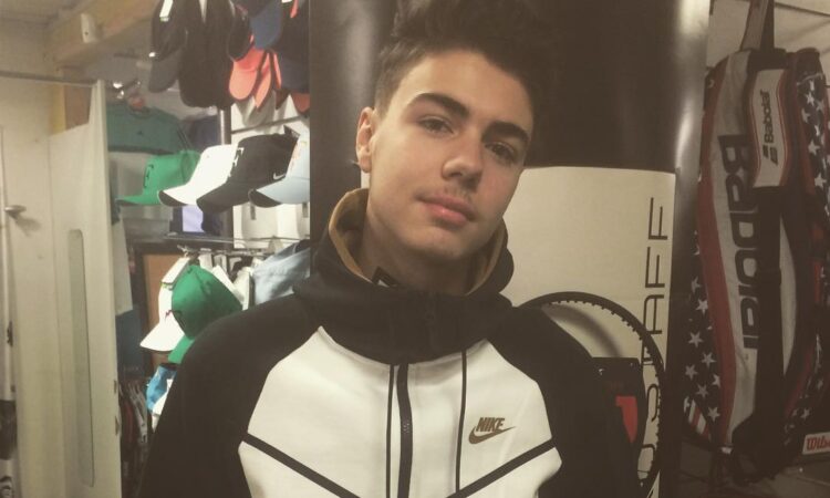 Veste Nike Sport – Parfaite pour Tennis & Fitness