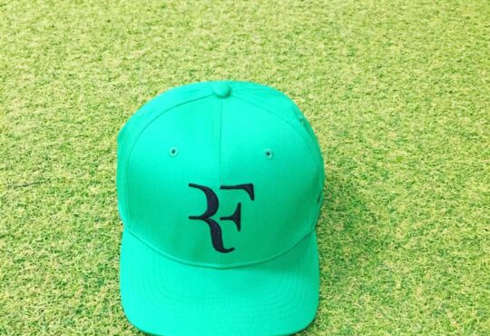 Casquette RF Nike : style et performance sur le court
